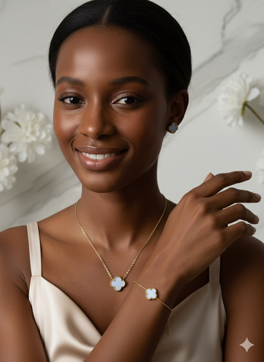 Ensemble trèfle vert, noir, rouge et blanc