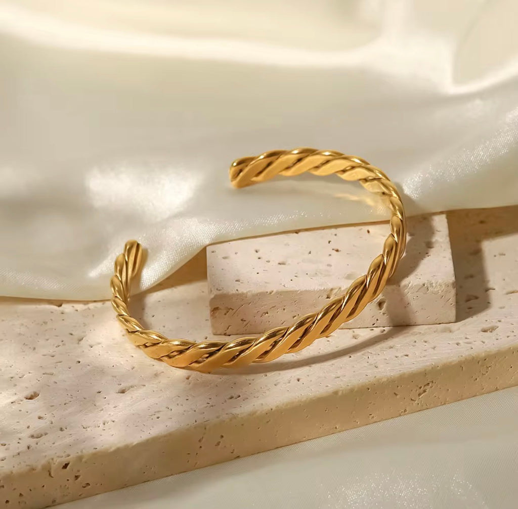 Bracelet twist