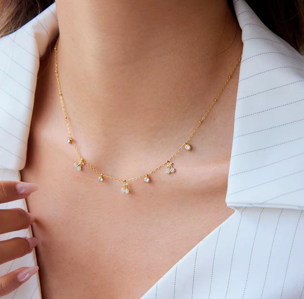 Collier cerise