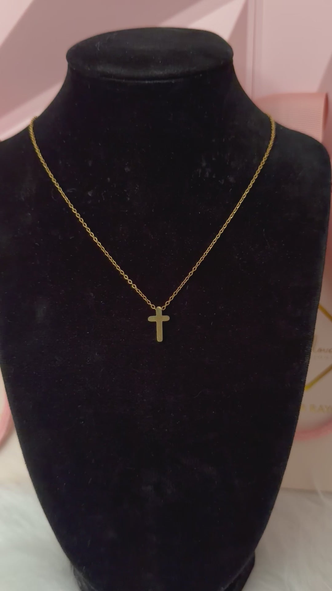 Collier en croix